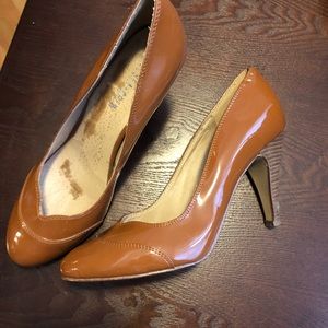 Patent heels size 10 Chelsea Crew